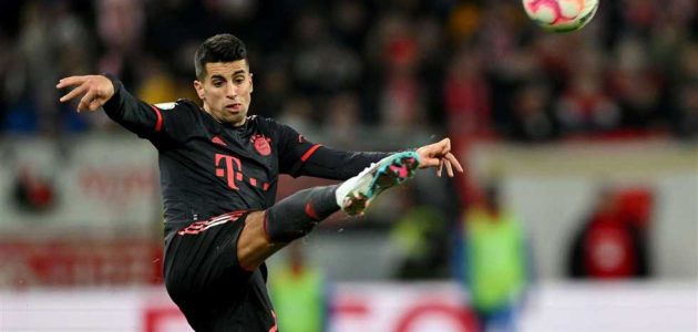 مدرب بايرن: قلت لكانسيلو “العب لعبك”